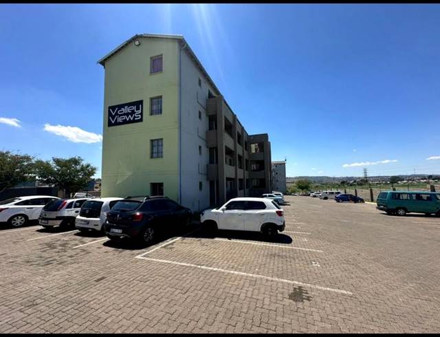 2 BEDROOM APARTMENT FOR SALE IN FLEURHOF